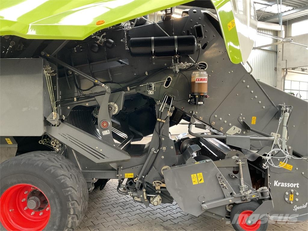 CLAAS Quadrant 3300 FC محزمات مربعة
