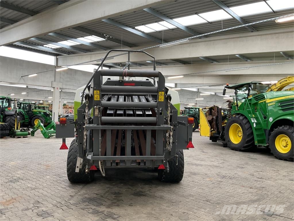 CLAAS Quadrant 3300 FC Presse quadre