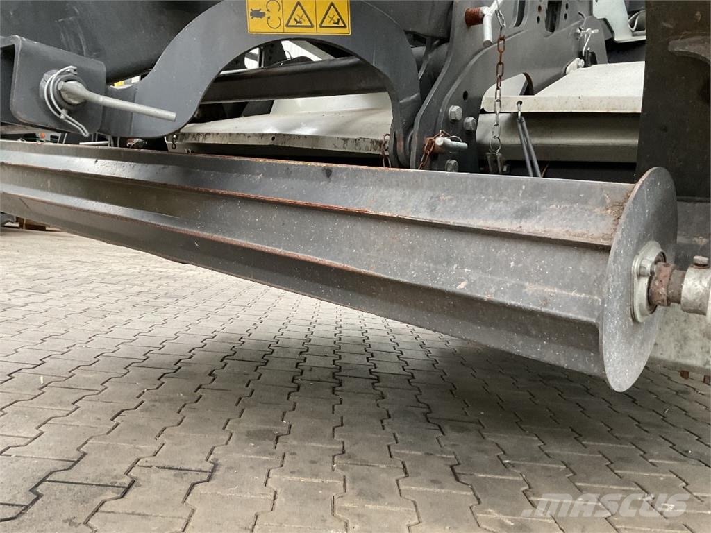 CLAAS Quadrant 3300 FC Presse quadre