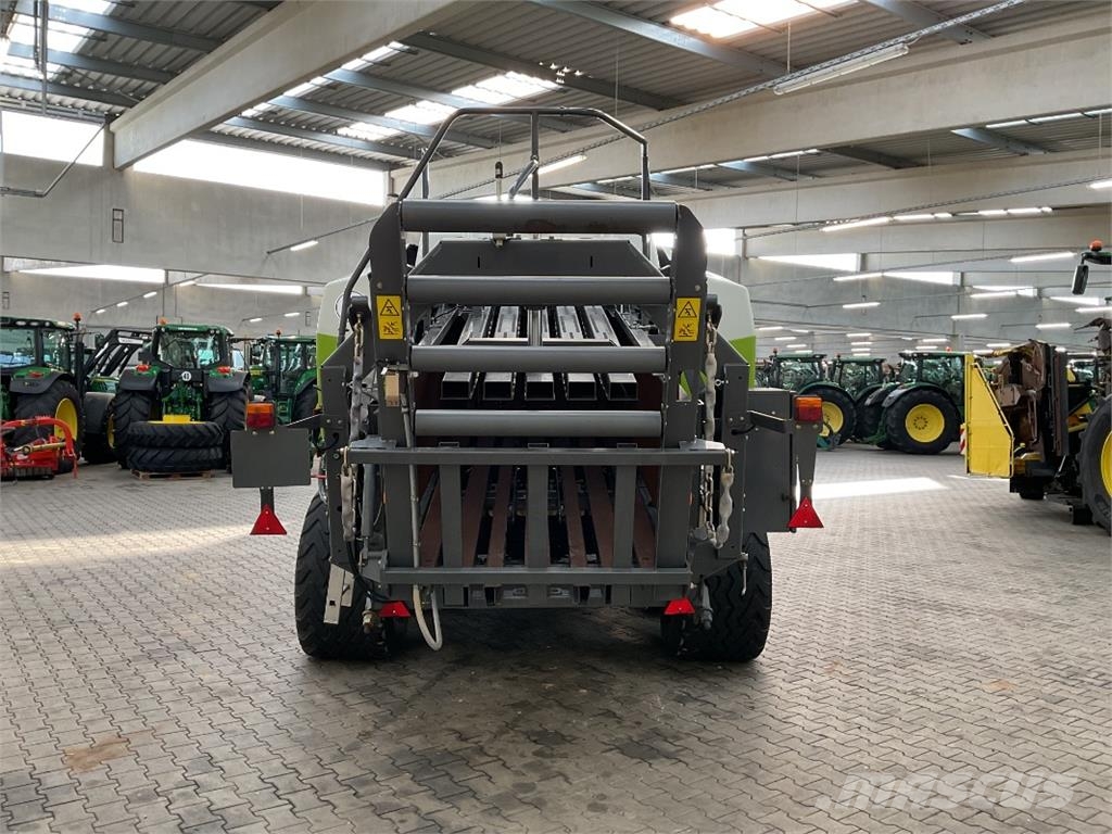 CLAAS Quadrant 3300 FC محزمات مربعة