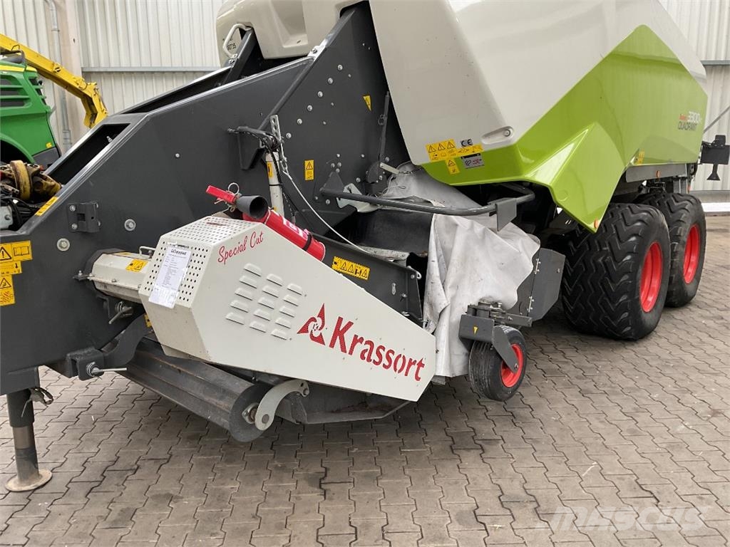 CLAAS Quadrant 3300 FC Presse quadre