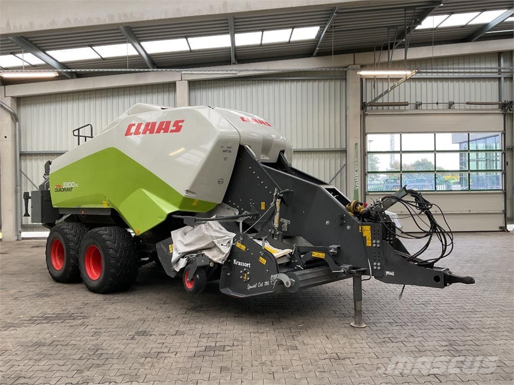 CLAAS Quadrant 3300 FC Presse quadre
