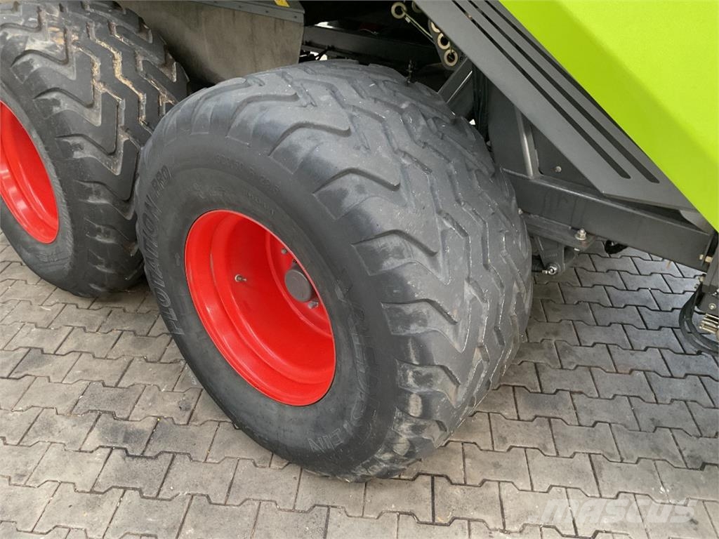 CLAAS Quadrant 3300 FC محزمات مربعة