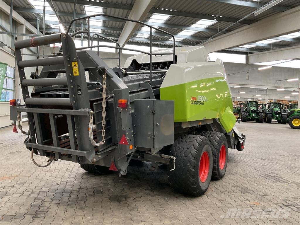 CLAAS Quadrant 3300 FC Presse quadre