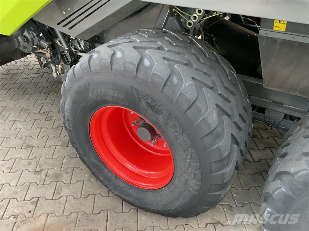CLAAS Quadrant 3300 FC محزمات مربعة