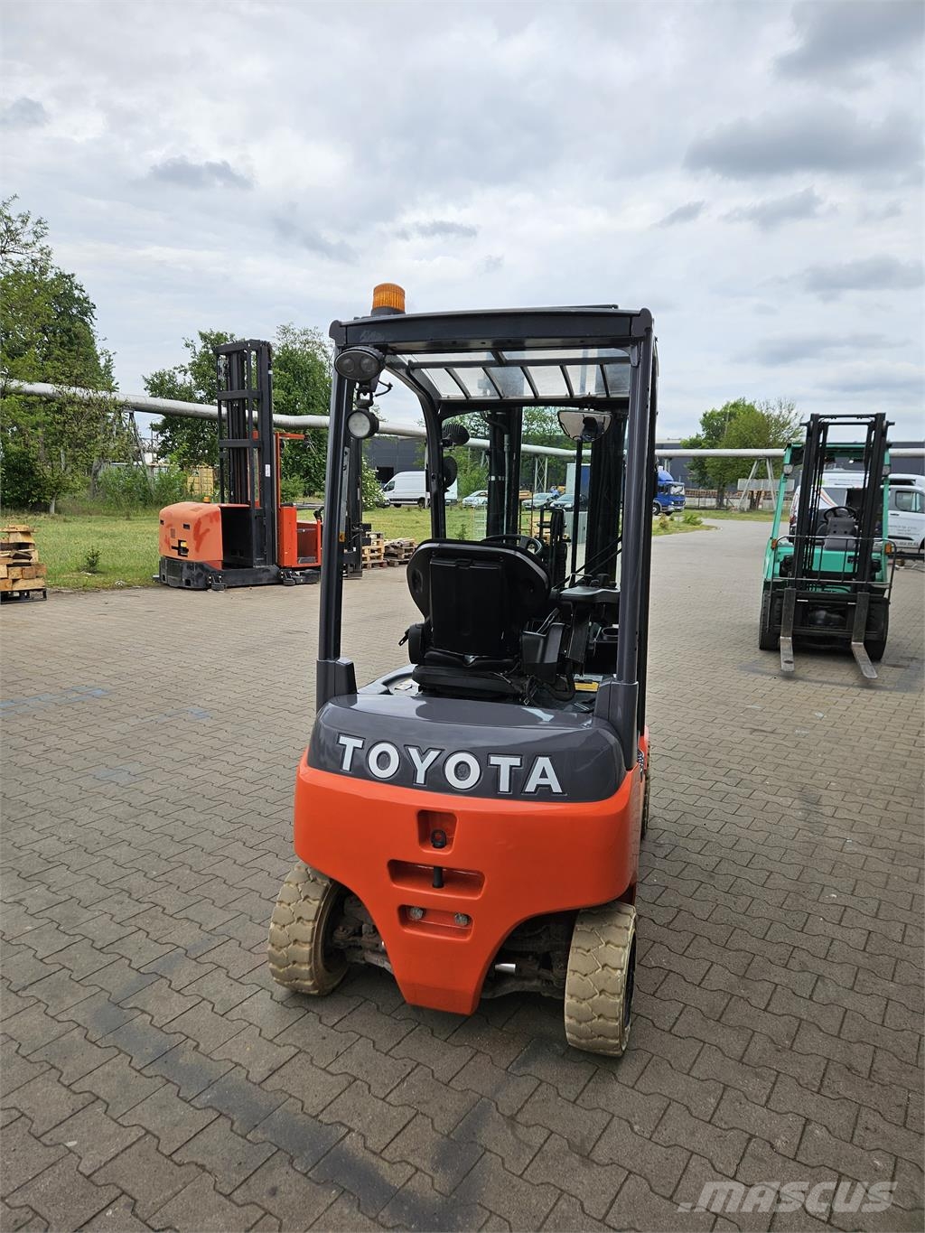 Toyota 8FBM16T Електронавантажувачі