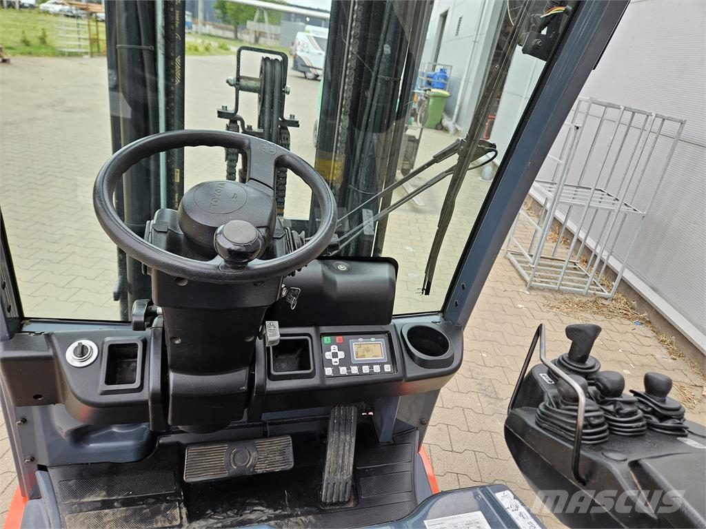 Toyota 8FBM16T Electric forklifts