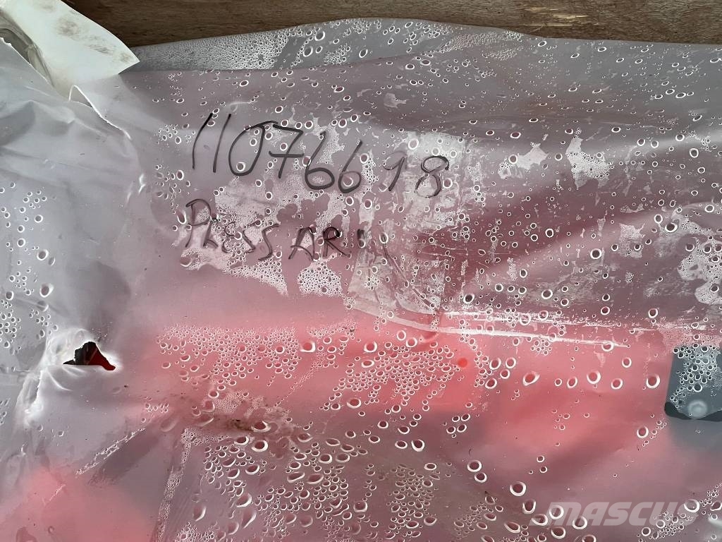 Kuhn PRESS ARM TI FIT MM123 Sonstige Bodenbearbeitung