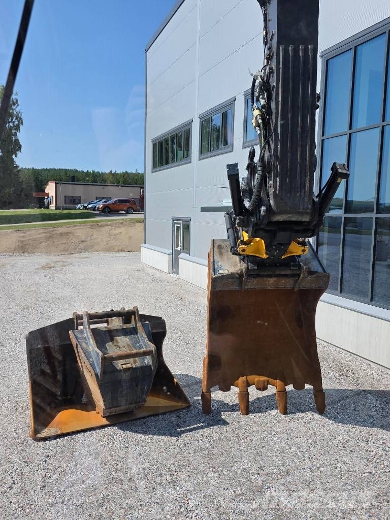 Volvo EC 300 EL Säljes/For Sale حفارات زحافة