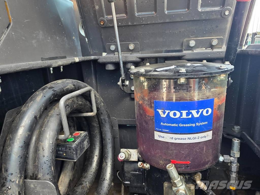 Volvo EC 300 EL Säljes/For Sale حفارات زحافة