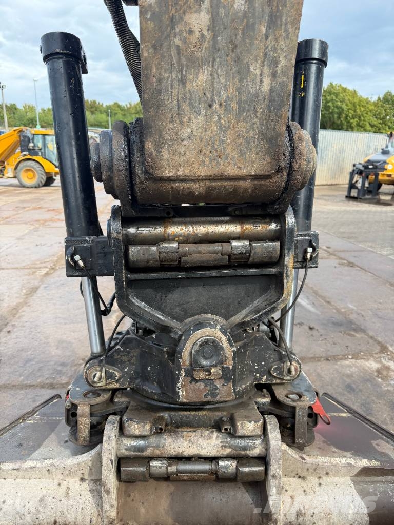 Volvo EWR 170 E mit vollhydr. Tiltrotator Mobilbagger
