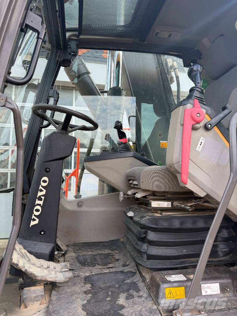 Volvo EWR 170 E mit vollhydr. Tiltrotator Mobilbagger