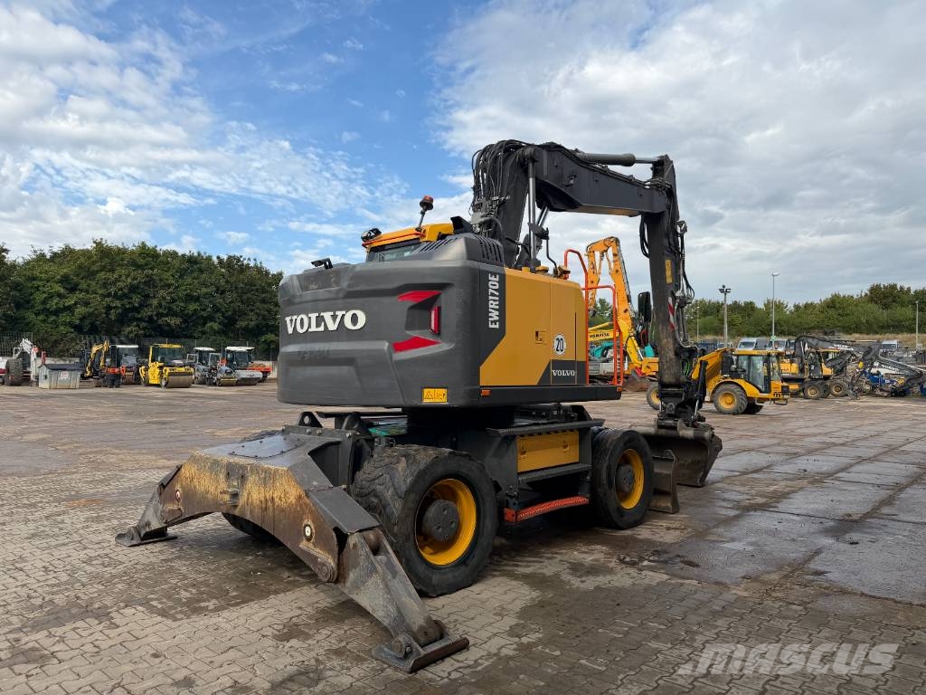 Volvo EWR 170 E mit vollhydr. Tiltrotator Mobilbagger