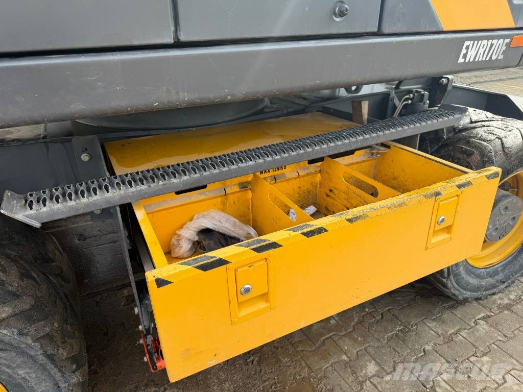 Volvo EWR 170 E mit vollhydr. Tiltrotator Mobilbagger