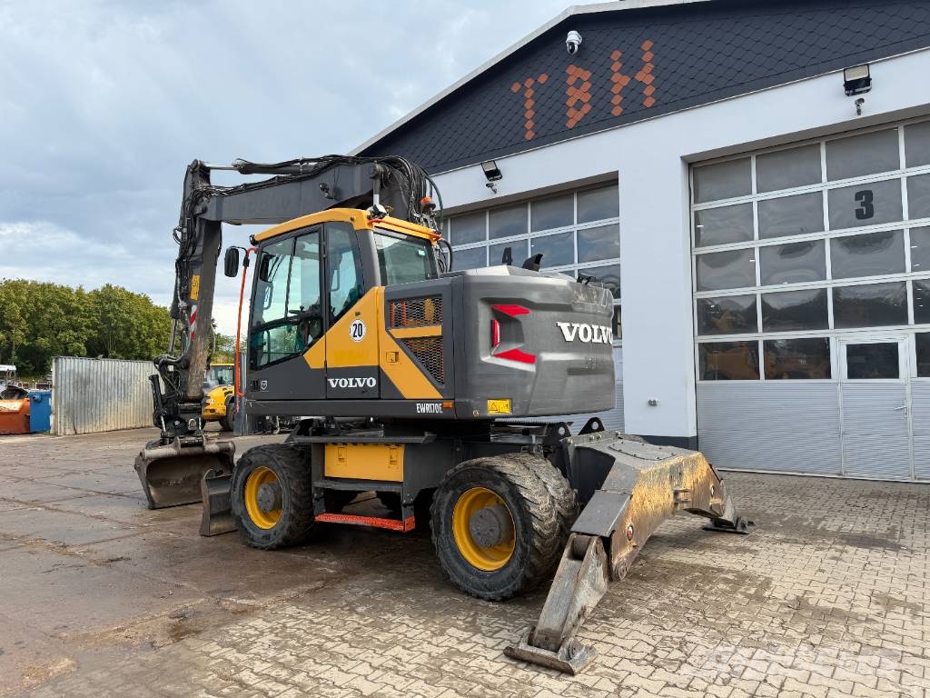 Volvo EWR 170 E mit vollhydr. Tiltrotator Mobilbagger