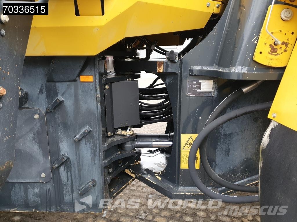 Komatsu WA470 -6 Kolesni nakladalci