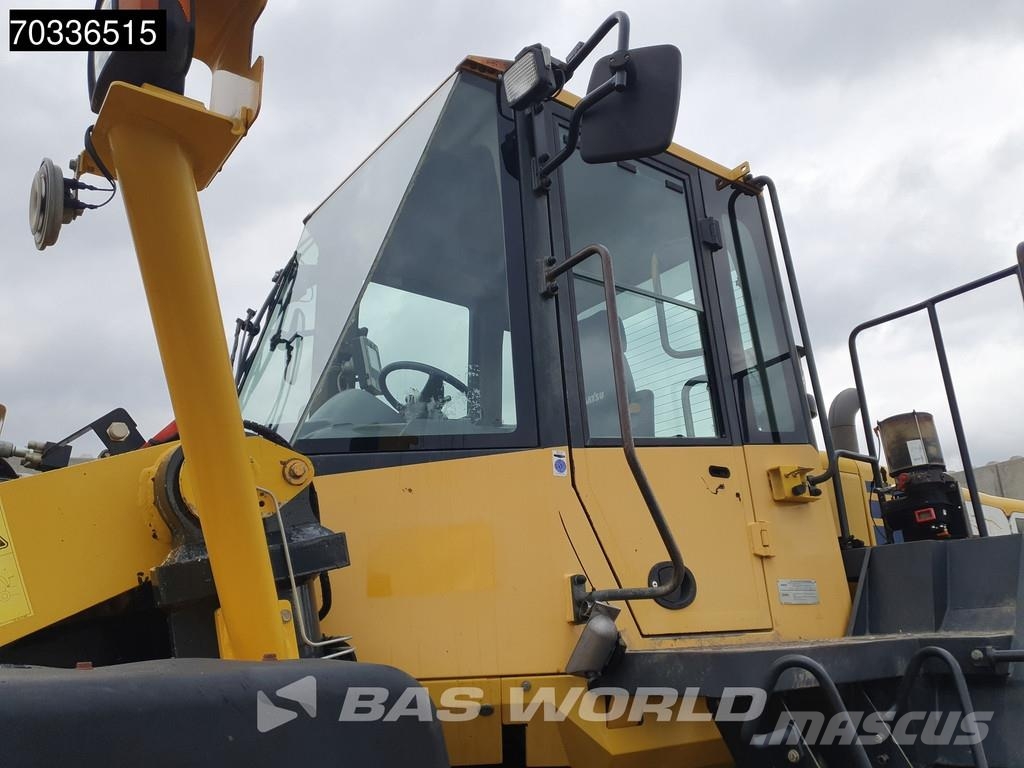 Komatsu WA470 -6 Kolesni nakladalci