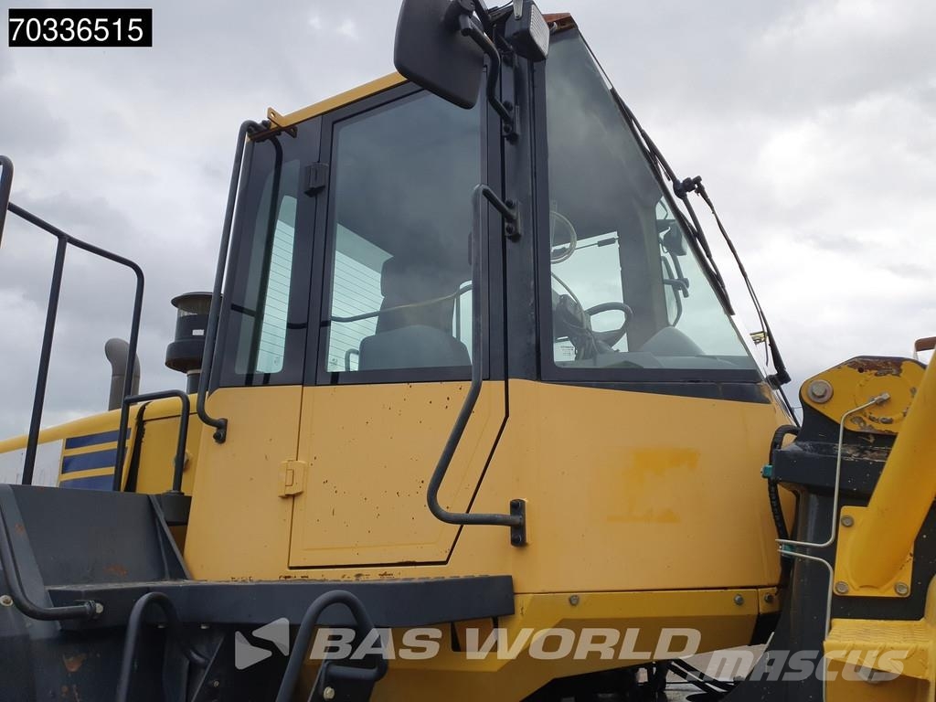 Komatsu WA470 -6 Kolesni nakladalci