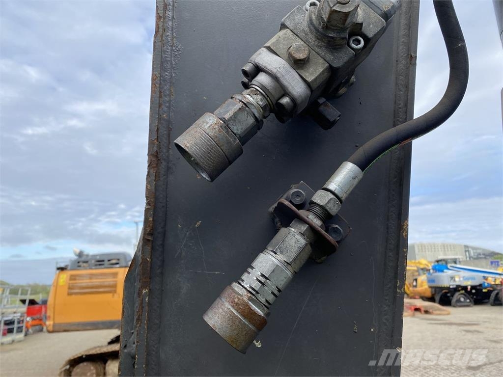 Volvo ECR145EL Kāpurķēžu ekskavatori