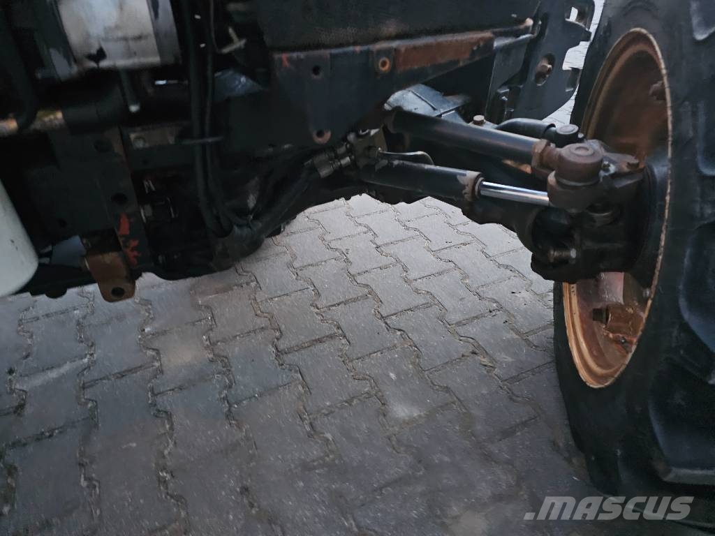 New Holland TN 85 F A Traktorer