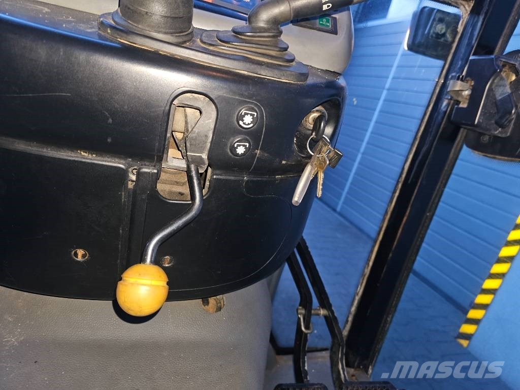 New Holland TN 85 F A Traktorer