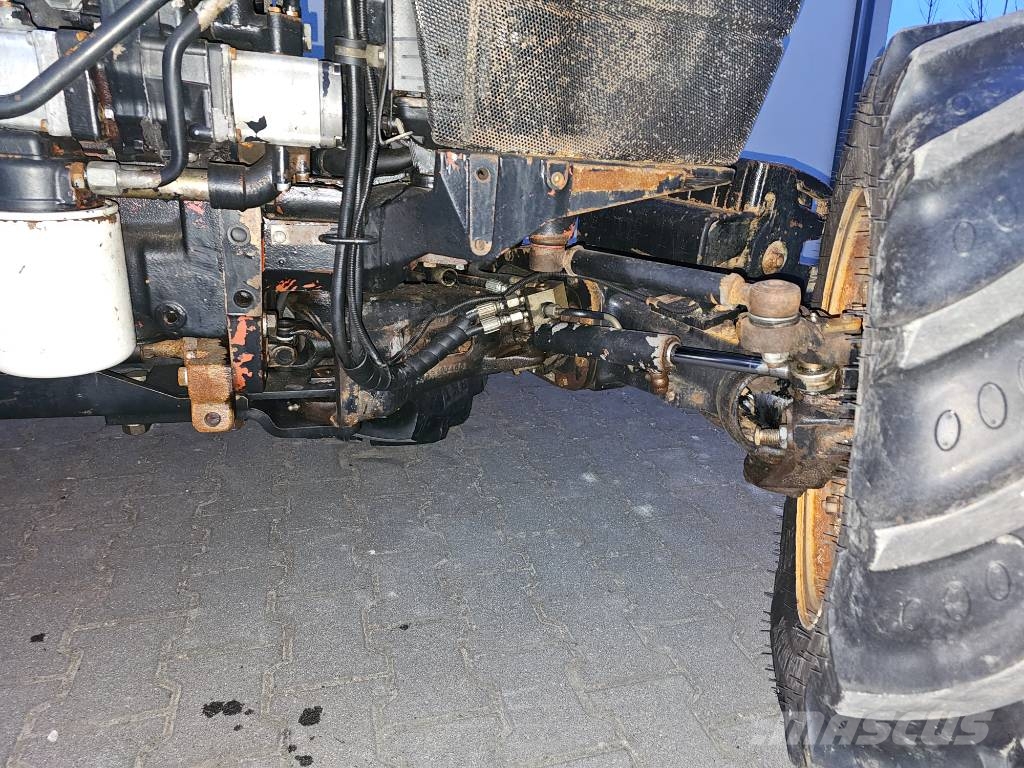 New Holland TN 85 F A Traktorer