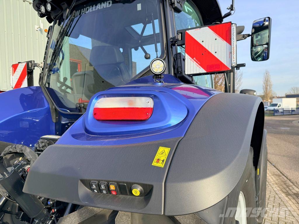 New Holland T7.245AC New Gen Blue Power الجرارات