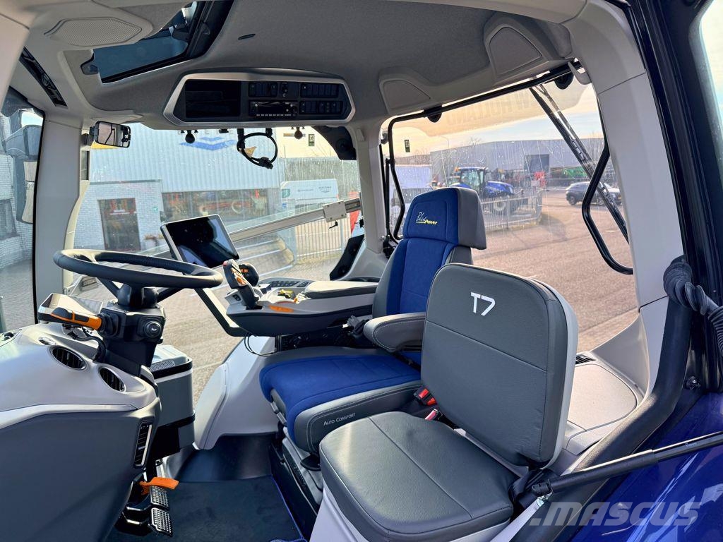 New Holland T7.245AC New Gen Blue Power الجرارات