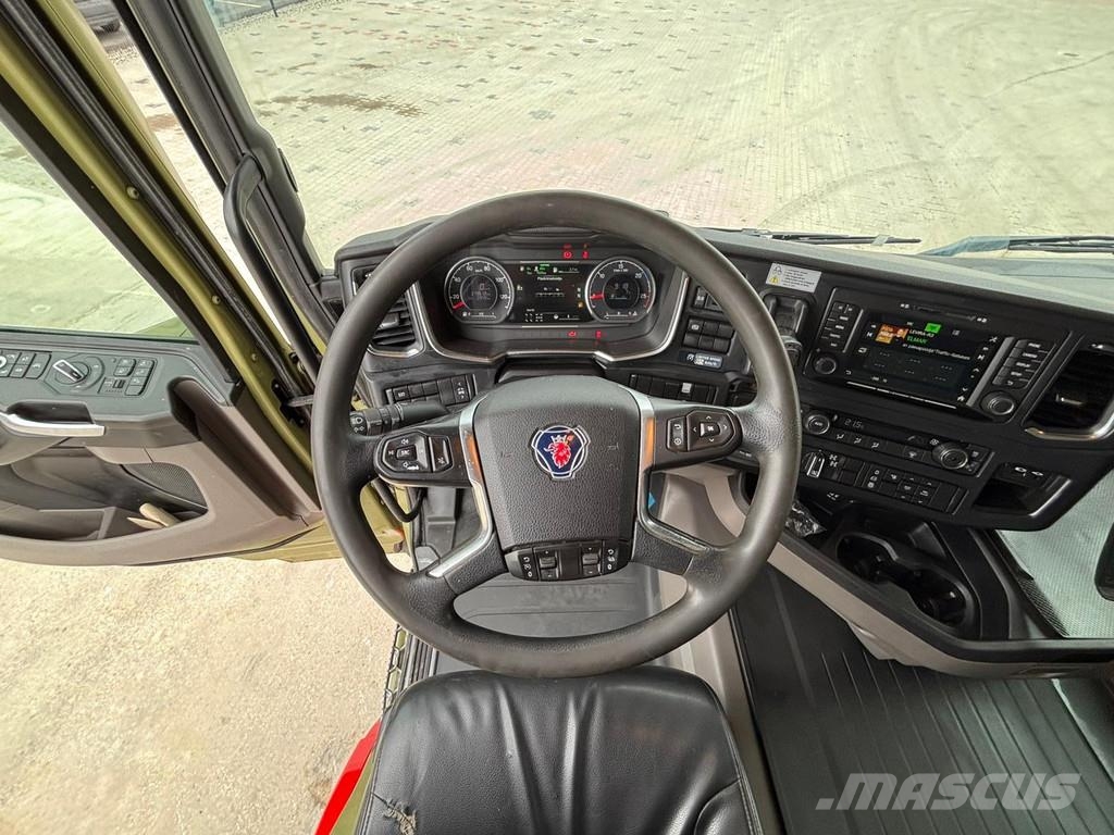 Scania R 520 8x4 RETARDER / FULL STEEL / BOX L=5565 mm Kiperi kamioni