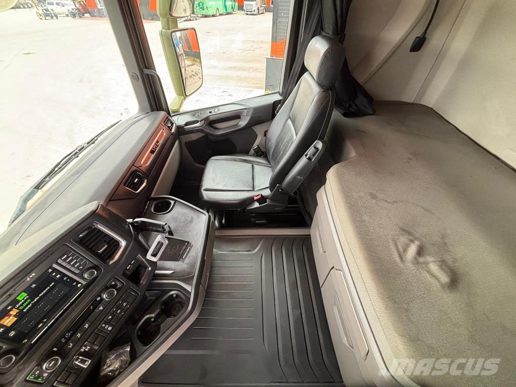 Scania R 520 8x4 RETARDER / FULL STEEL / BOX L=5565 mm Kiperi kamioni