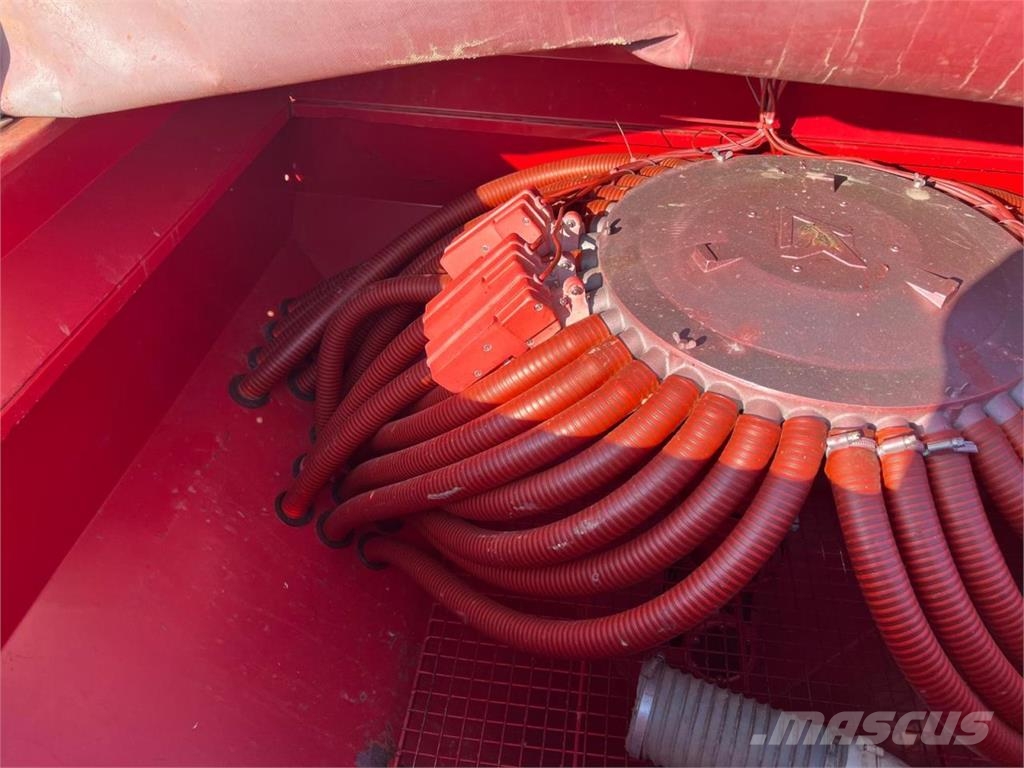 Kuhn Kreiselegge HR4502 mit Accord Drille Kombine hububat mibzerleri