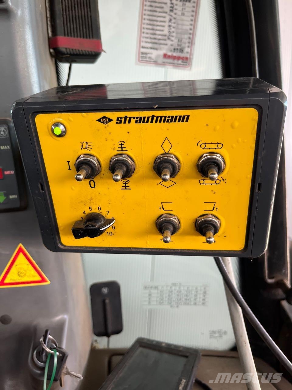 Strautmann Verti-Mix 2401 Doubl Mešalne hranilnice