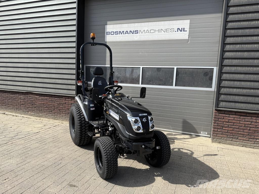 Solis 26 HST minitractor NIEUW BLACK EDITION hoge gazonb Traktory