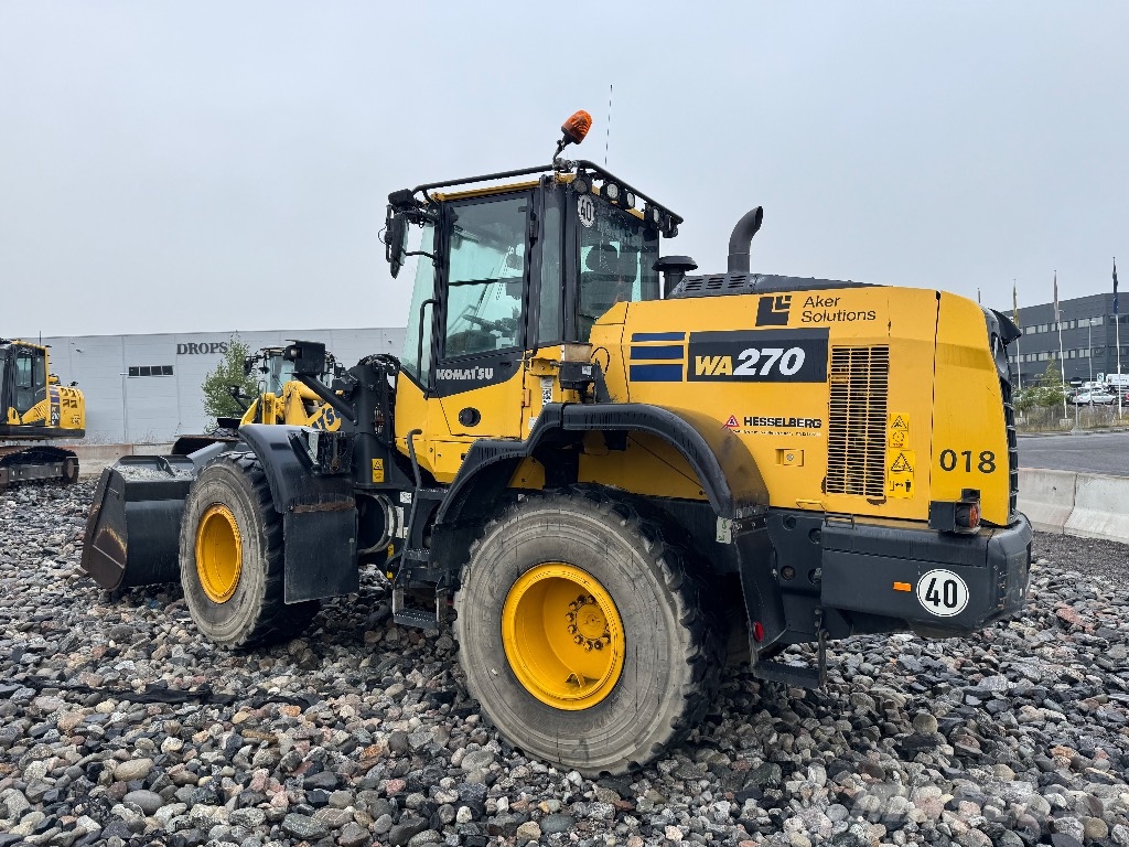 Komatsu WA 270-8 Wielladers