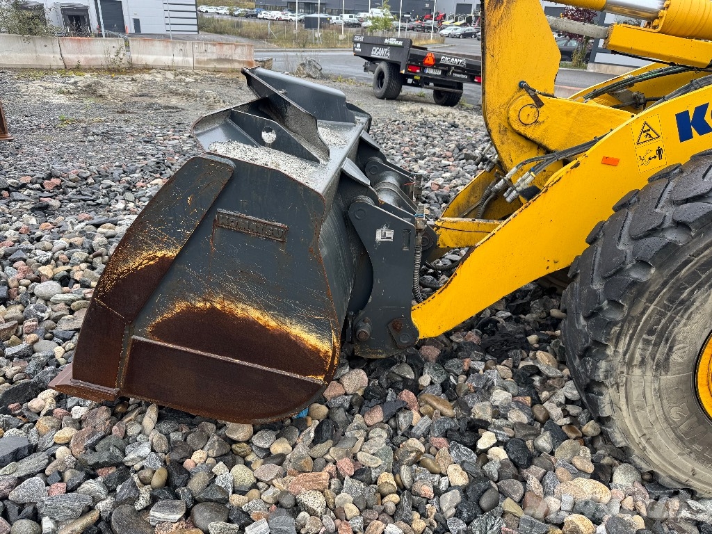 Komatsu WA 270-8 Wielladers
