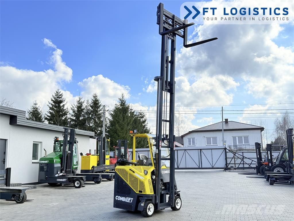 Combilift CB2500 | GAS | TRIPLEX 4900MM | FREE-LIFT | FORK-P Four-way truck