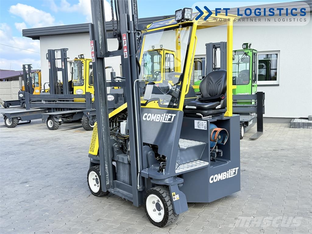 Combilift CB2500 | GAS | TRIPLEX 4900MM | FREE-LIFT | FORK-P Four-way truck