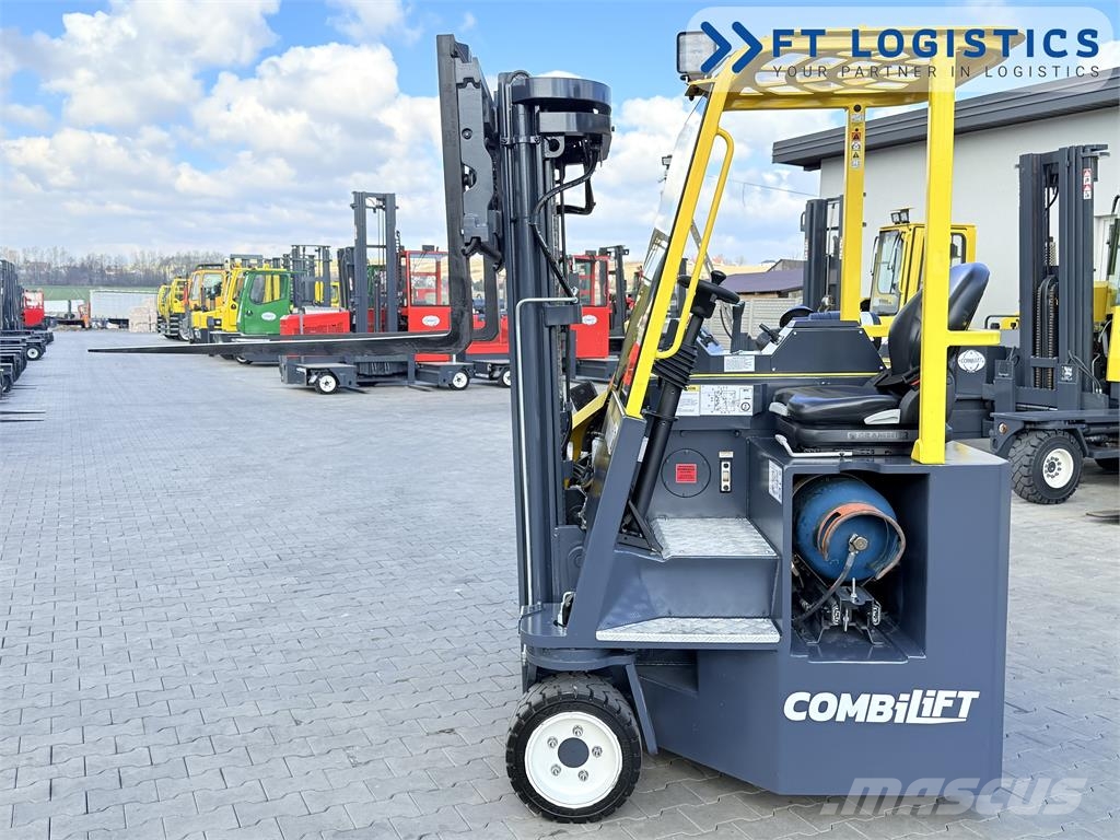 Combilift CB2500 | GAS | TRIPLEX 4900MM | FREE-LIFT | FORK-P Four-way truck