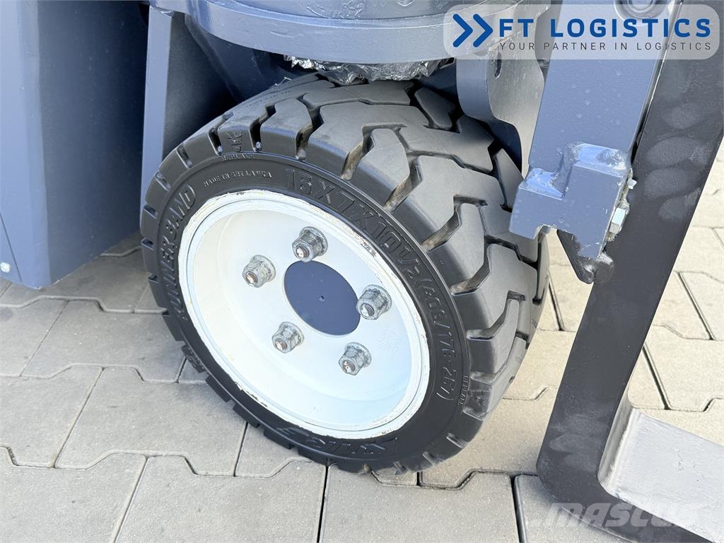 Combilift CB2500 | GAS | TRIPLEX 4900MM | FREE-LIFT | FORK-P Four-way truck