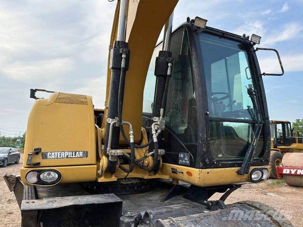 CAT M320D 轮式挖掘机