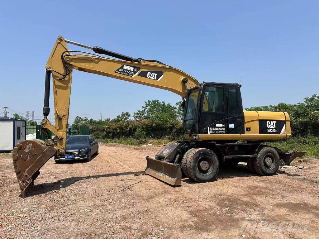 CAT M320D 轮式挖掘机