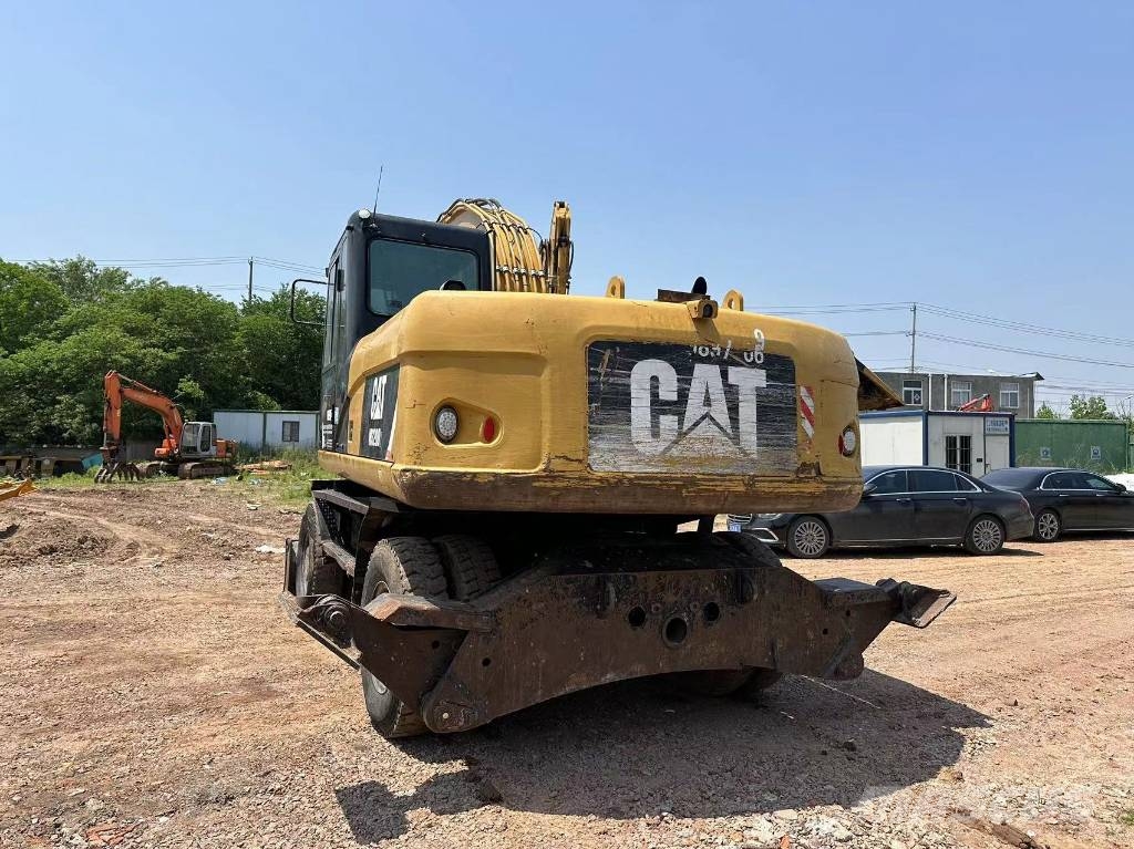 CAT M320D 轮式挖掘机