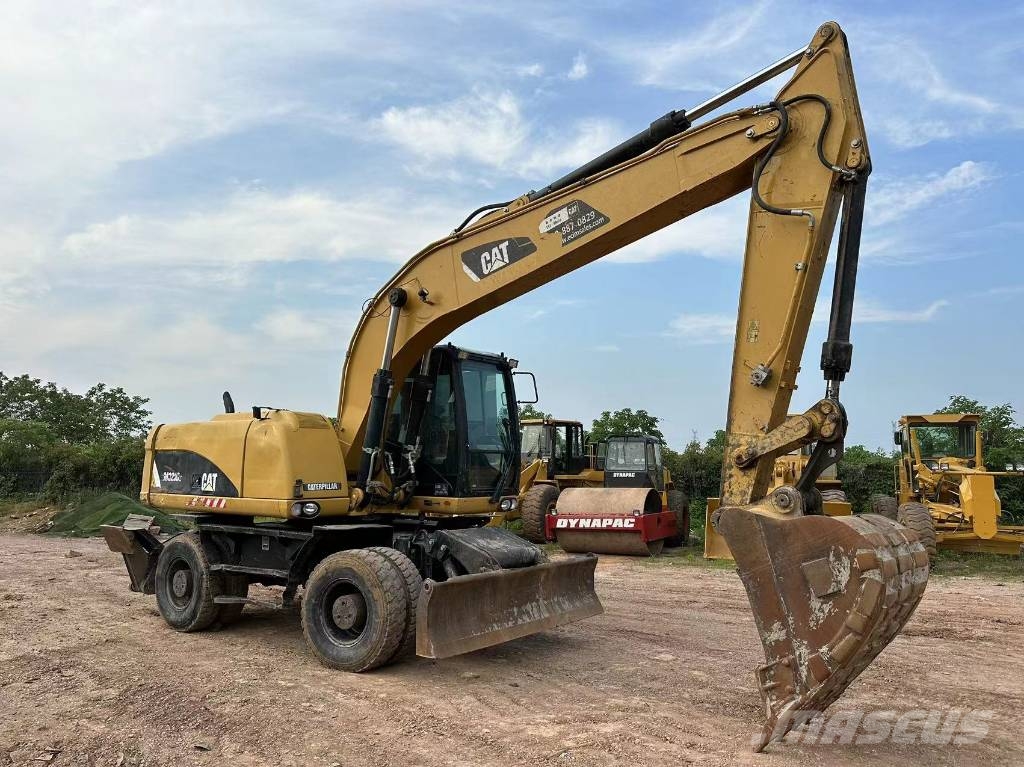 CAT M320D 轮式挖掘机