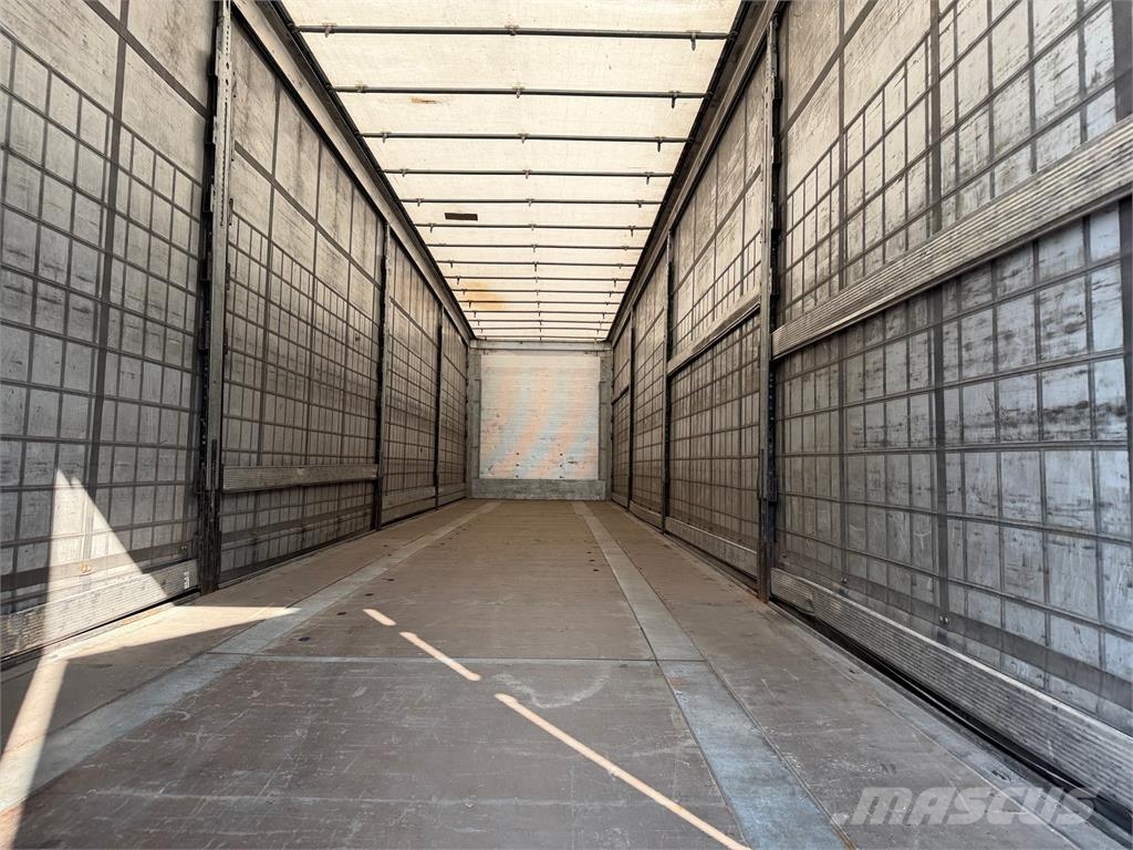 Schmitz Cargobull VIN 355 Semirremolques con caja de lona