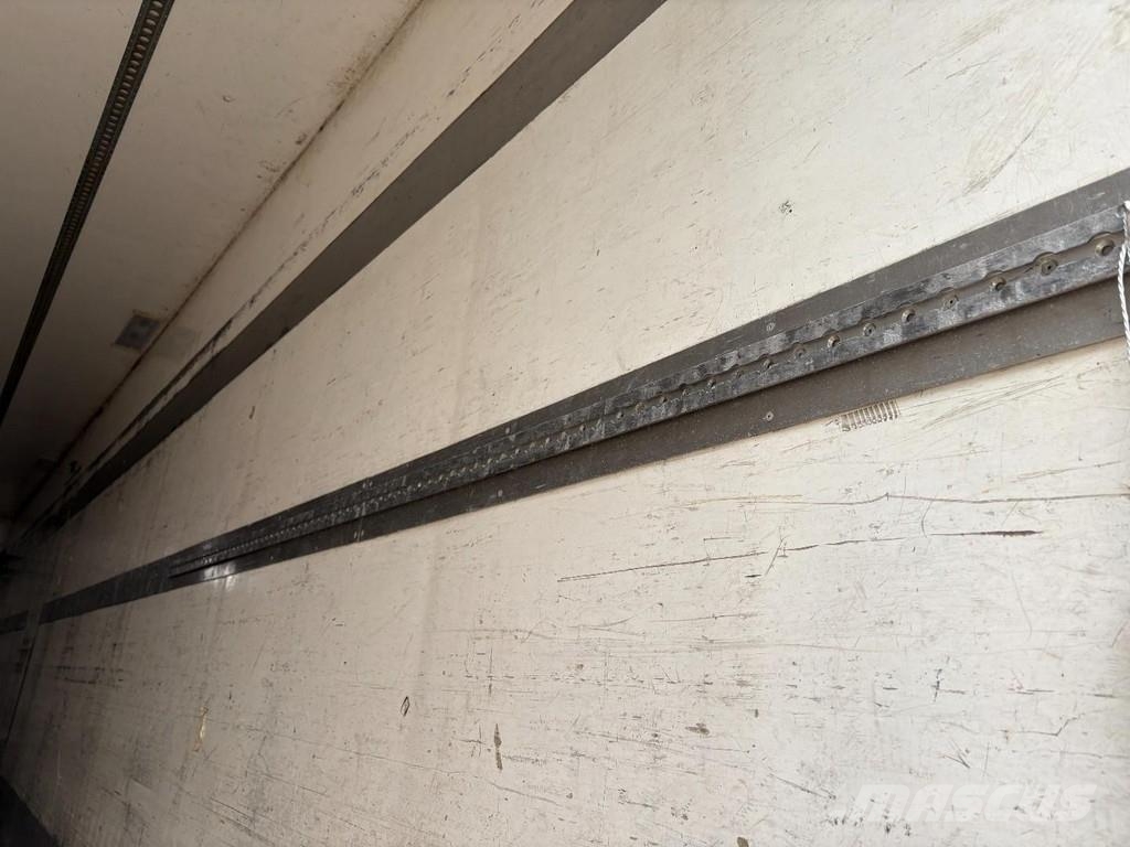 Tracon Uden T0 S 1220 + STEERING AXLE + LOAD LIFT Gesloten opleggers