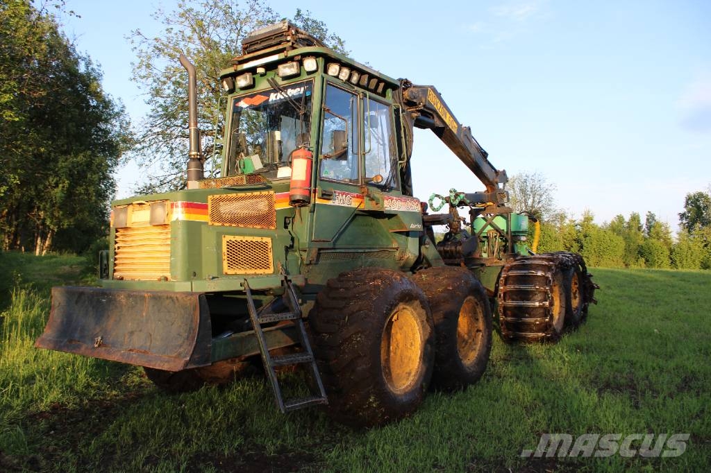 Ösa 280 Master Forvarderi