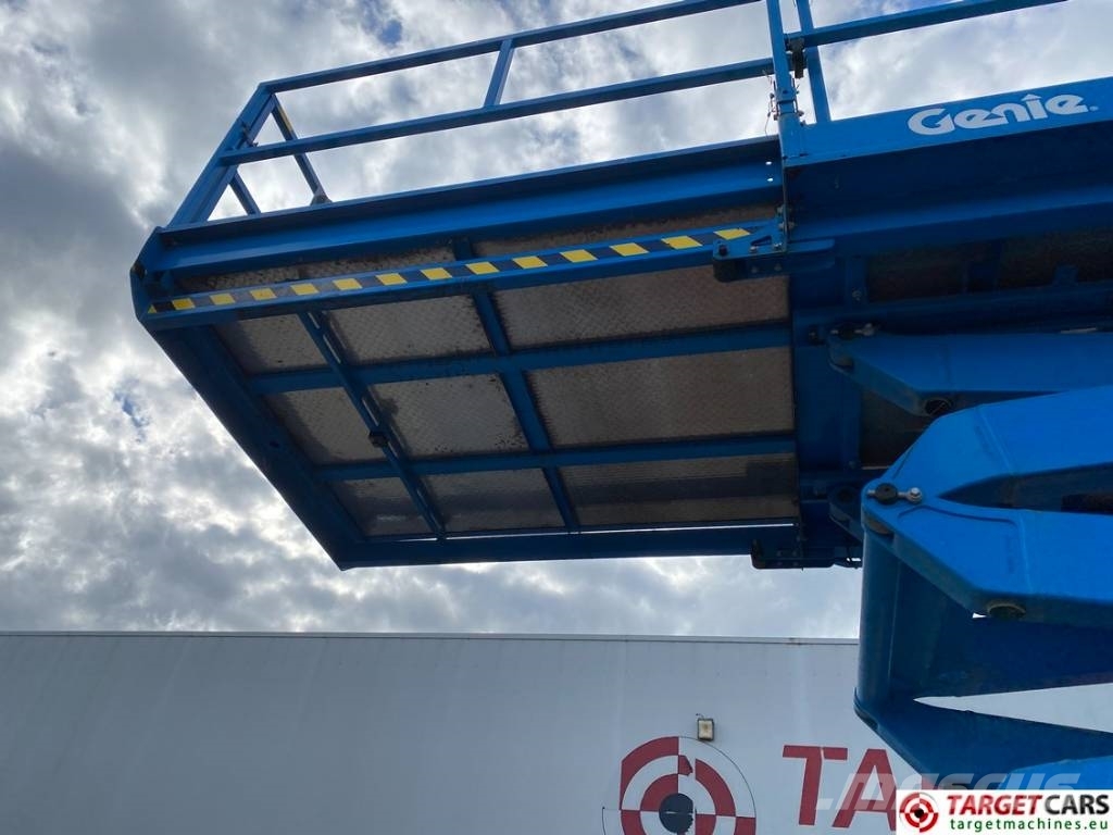 Genie GS-4390 RT LPG Scissor 4x4 Work Lift 1511cm Žirkliniai keltuvai
