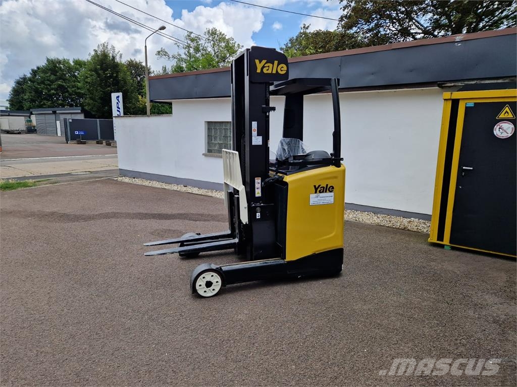 Yale MR14 Zelfrijdende stapelaars