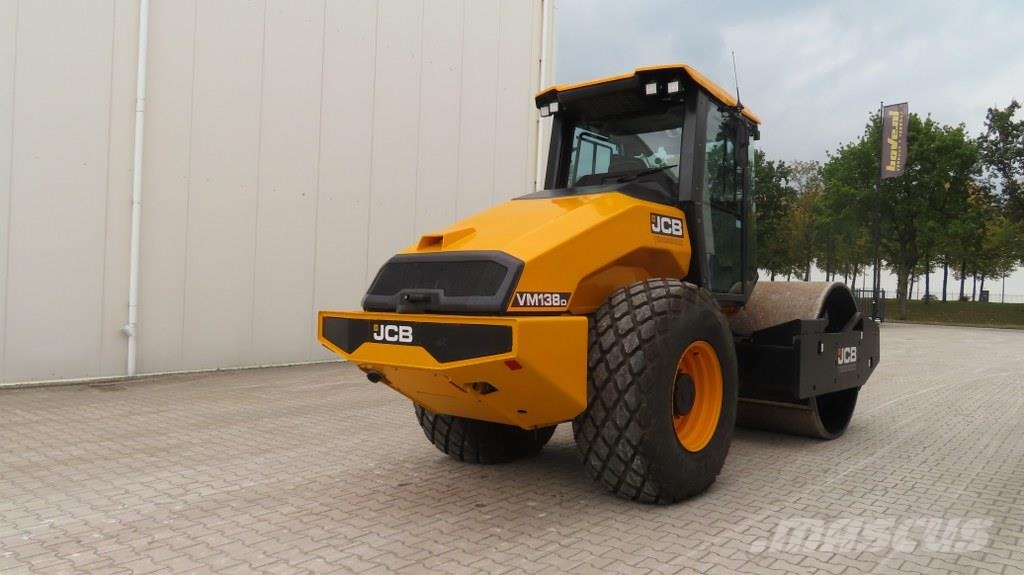 JCB VM138D Ťahačové valce