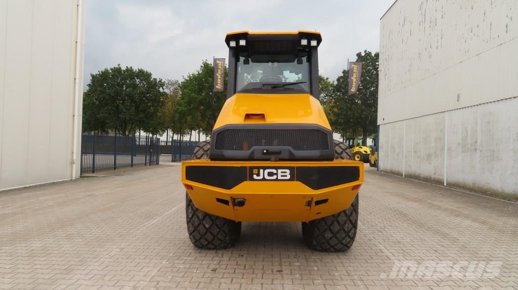 JCB VM138D Ťahačové valce